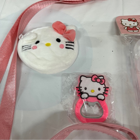 Hello kitty bag and more - Picture 3 of 4